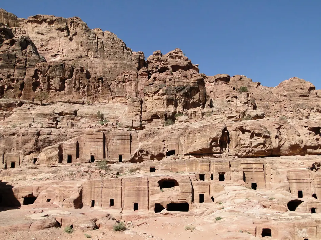 2015-07-street_of_facades_petra