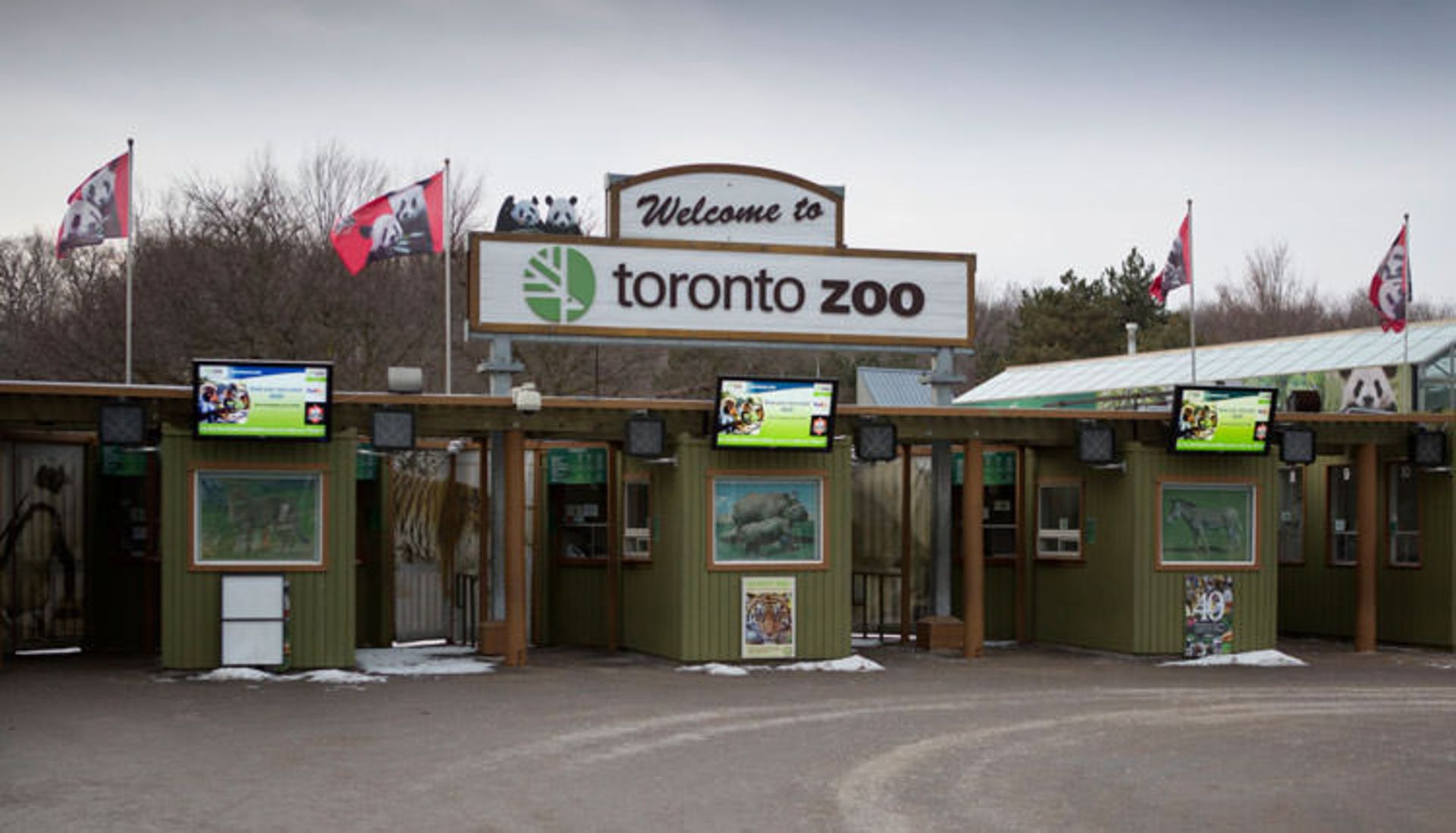 2015-07-toronto-zoo-front-gate-entrance-3