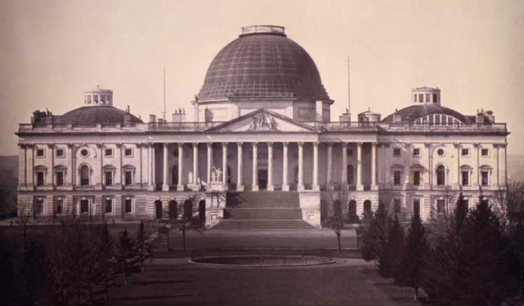 2015-07-united-states-capitol