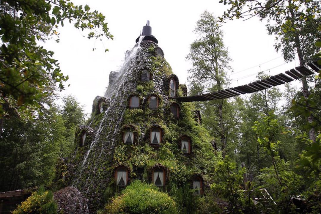 2015-07-unusual-themed-hotels-11__880