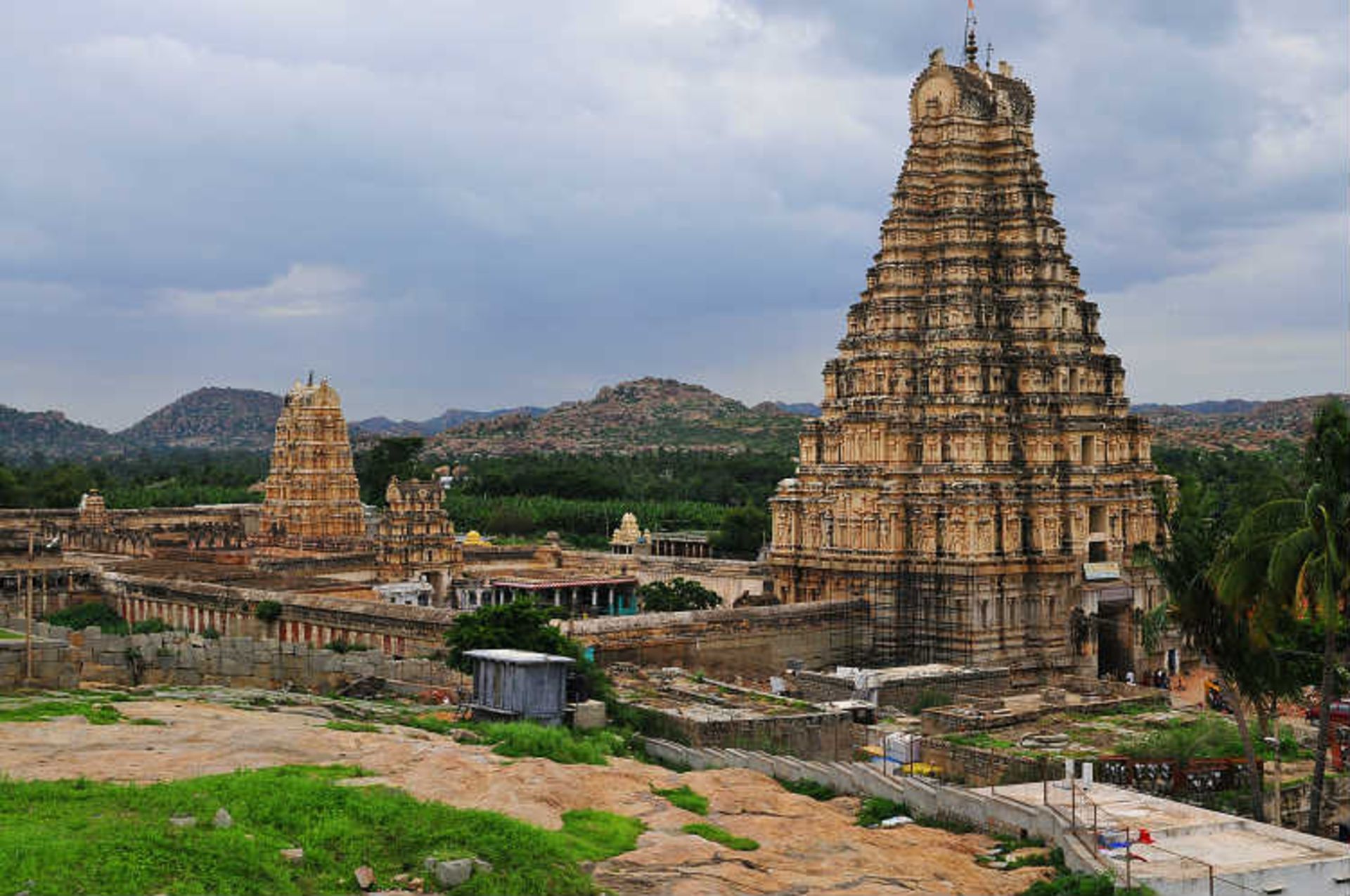2015-07-virupaksha-temple-of-hampi