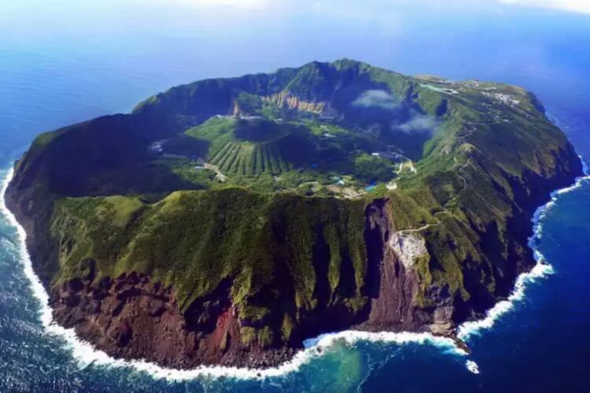 2015-07-wpid-aogashima2