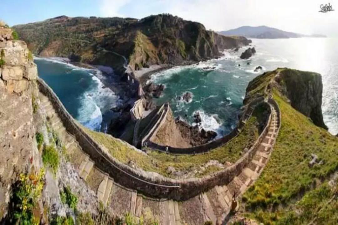 2015-07-wpid-gaztelugatxe2