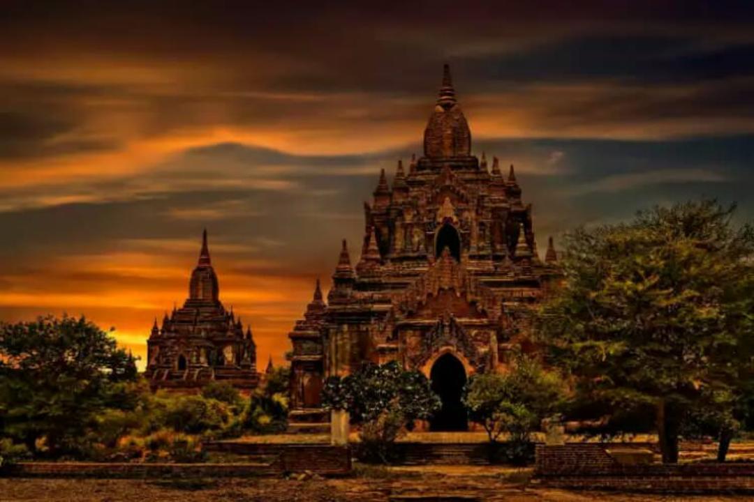2015-07-wpid-top-10-monasteries-bagan-photo-yara-gb-740x489_resize_20150728_215252