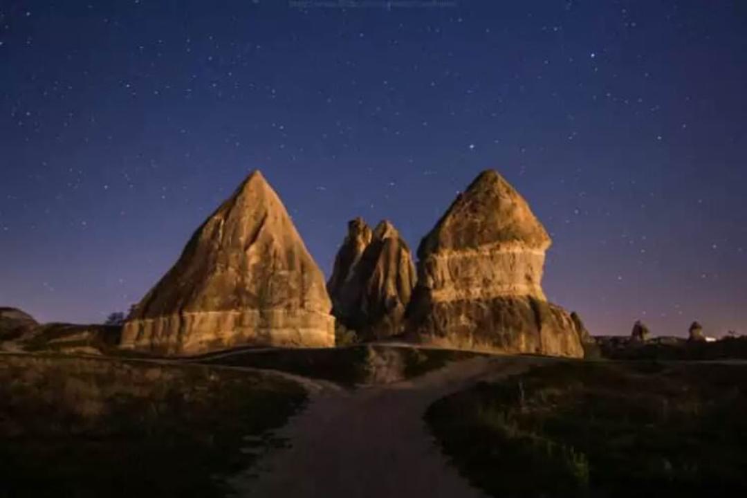 2015-07-wpid-top-10-monasteries-cappadocia-photo-by-coolbiere.-a.-740x489_resize_20150728_215337