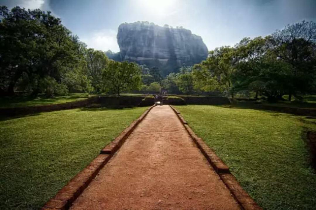 2015-07-wpid-top-10-monasteries-sri-lanka-photo-by-nicolas-pelletier-740x489_resize_20150728_215115