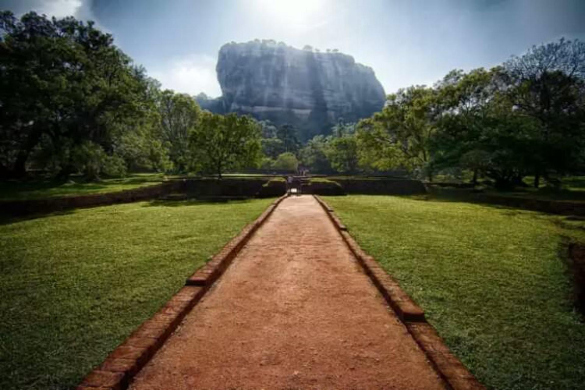 2015-07-wpid-top-10-monasteries-sri-lanka-photo-by-nicolas-pelletier-740x489_resize_20150728_215115