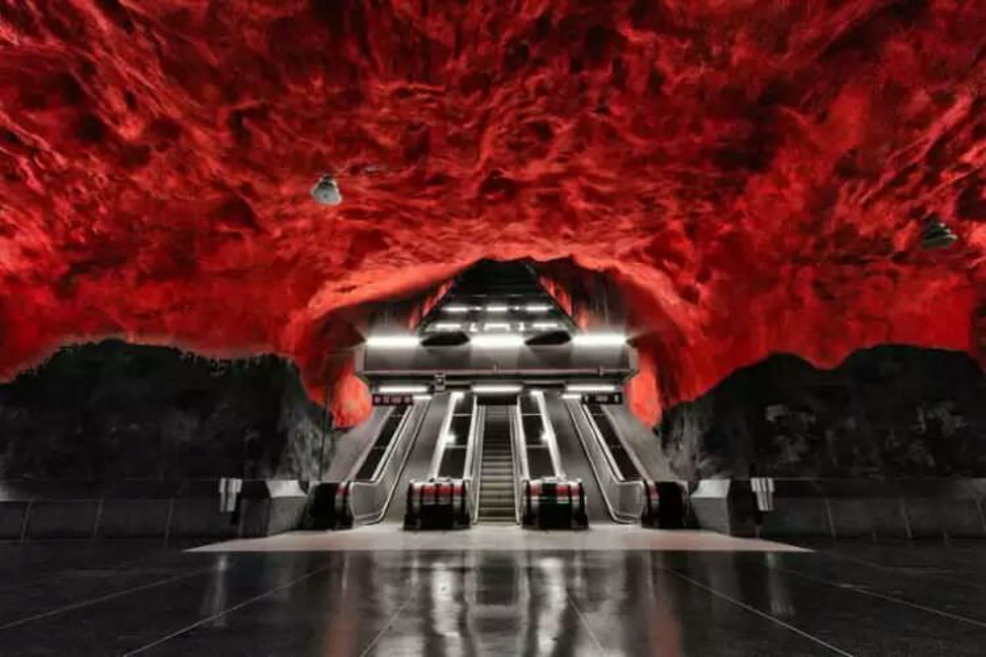 2015-07-wpid-underground_stockholm