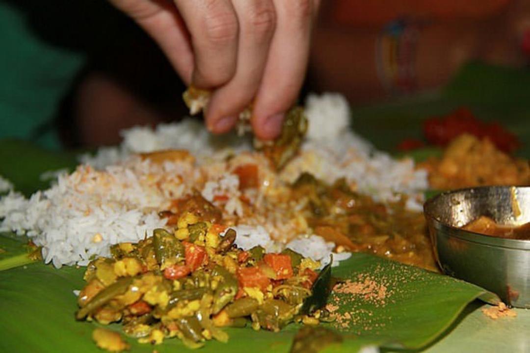 2015-08-1.1266598620.thali-typical-south-indian-lunch-e1337090477750
