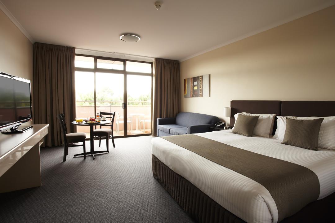 2015-08-4-star-hotel