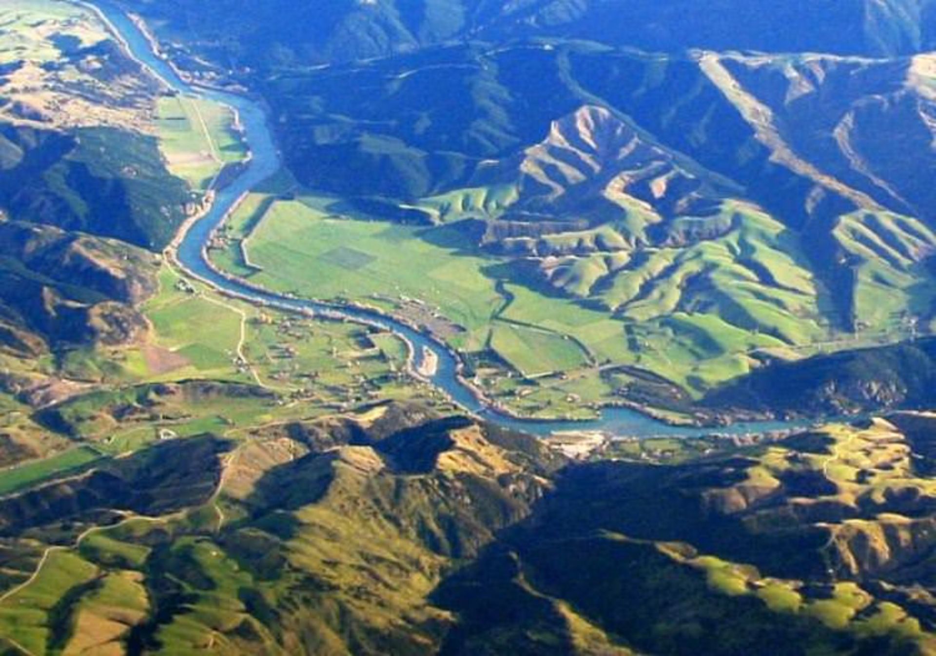 2015-08-640px-beaumont_new_zealand_aerial_photo_2006