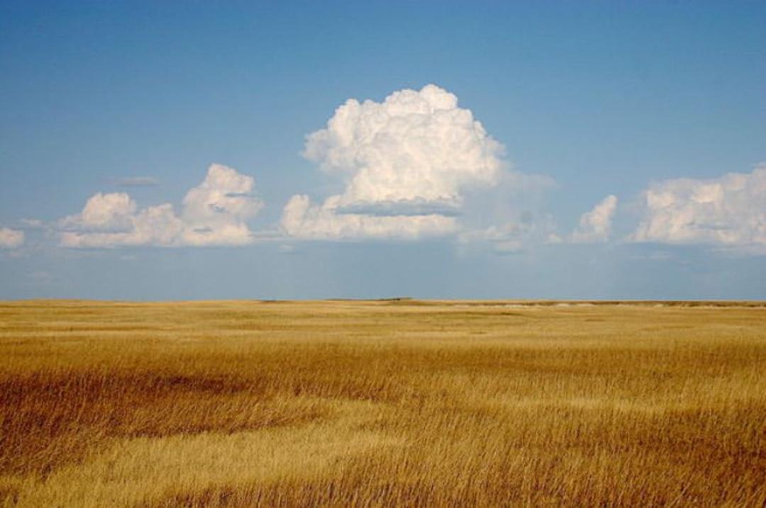2015-08-640px-cumulus_clouds_over_yellow_prairie2