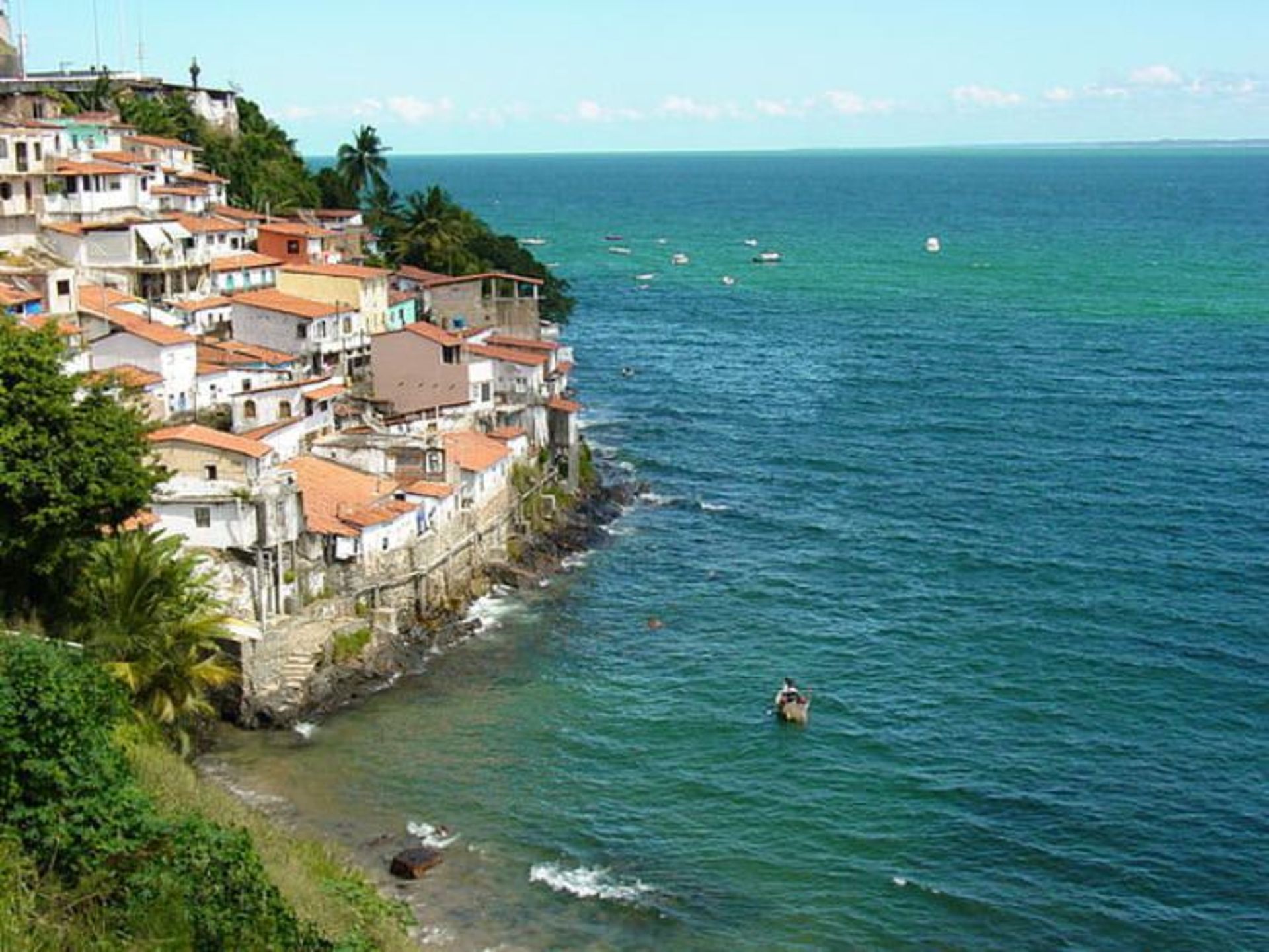 2015-08-640px-fishing_village_along_coast_-_near_salvador_-_brazil