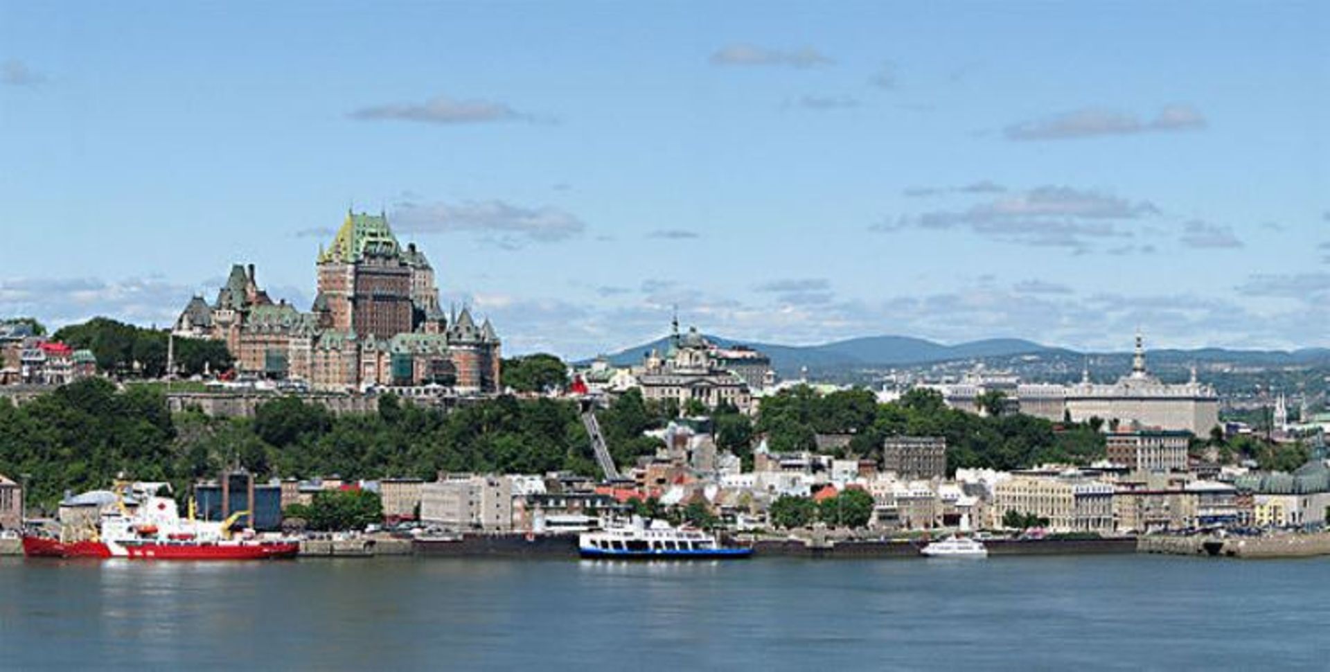 2015-08-640px-quebec_city