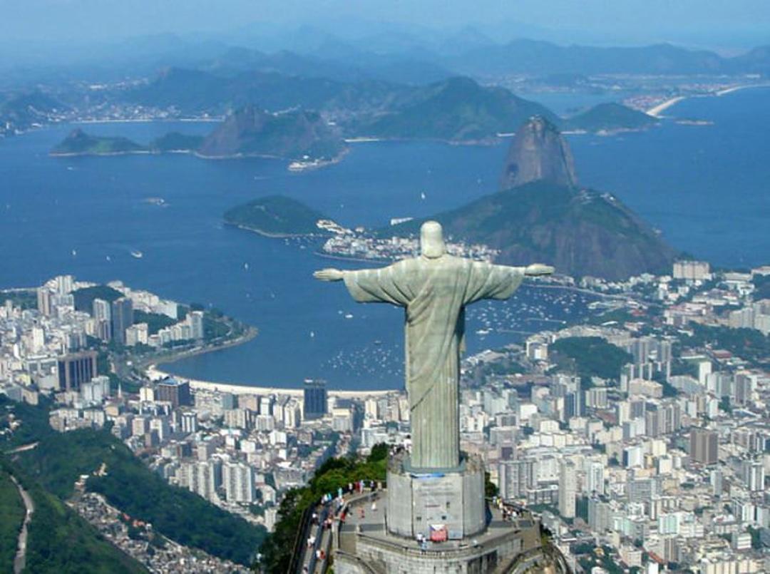 2015-08-640px-rio_de_janeiro_helicoptero_49_feb_2006_zoom