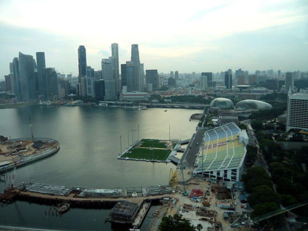 2015-08-640px-singapore_flyer_view1