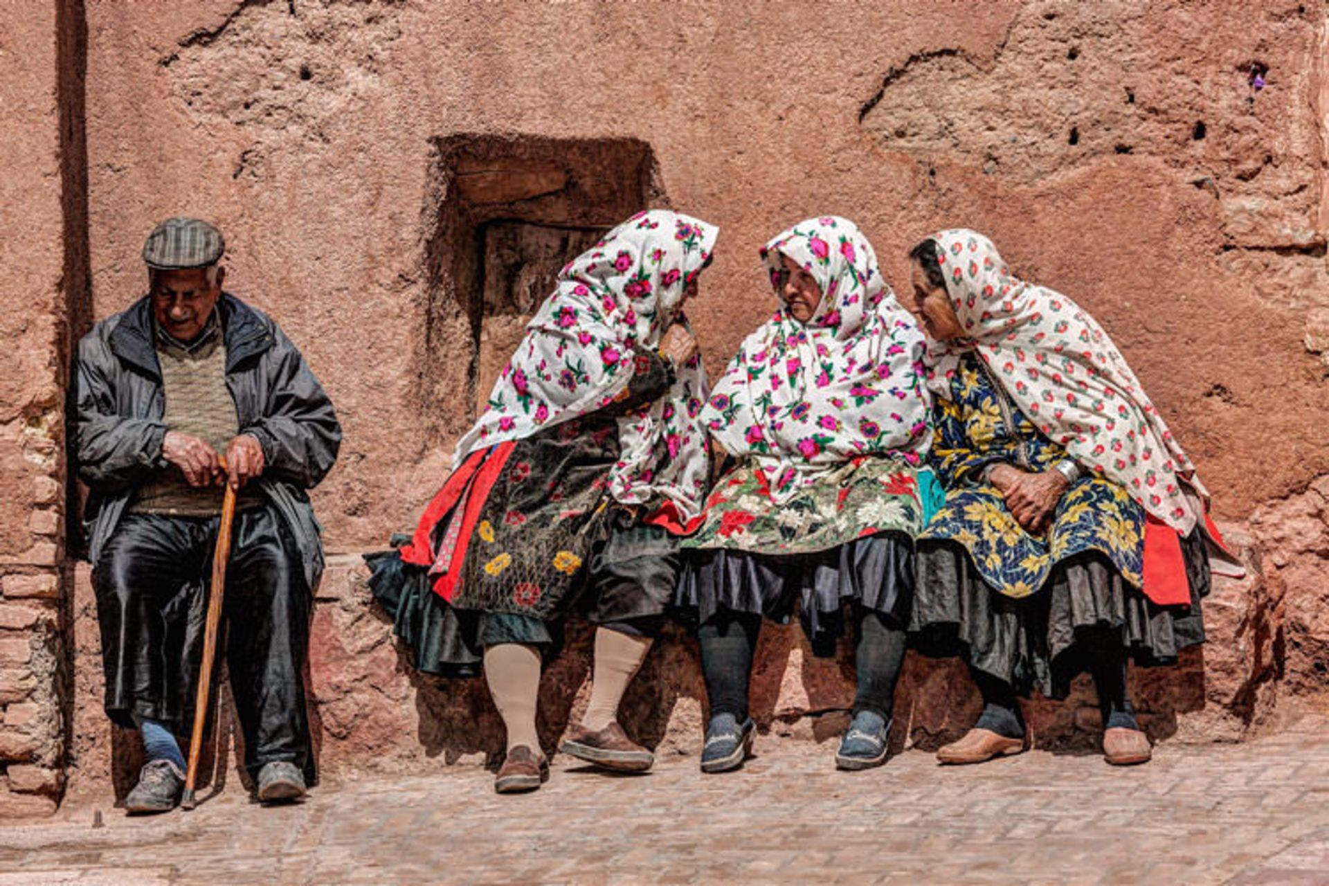 2015-08-abayenh-iran-traveling-center-isfahan