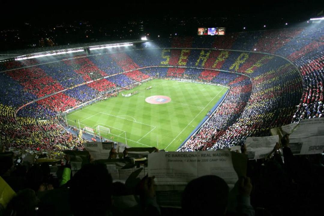 2015-08-camp-nou-stadium-1