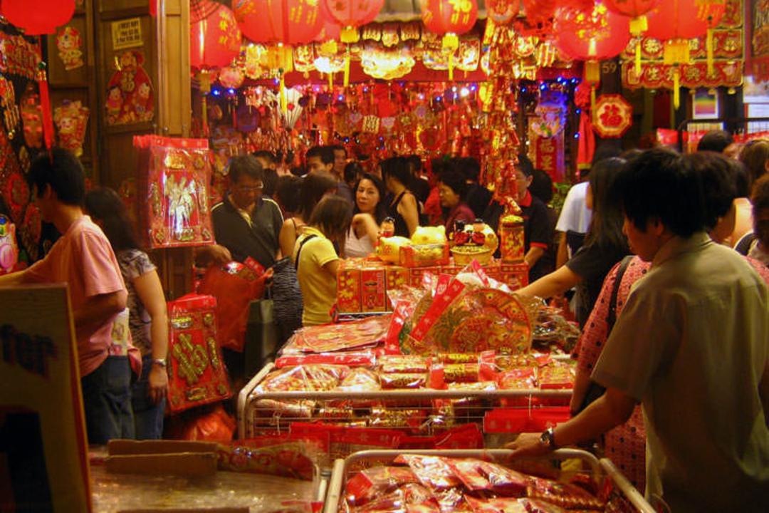 2015-08-chinese_new_year_market