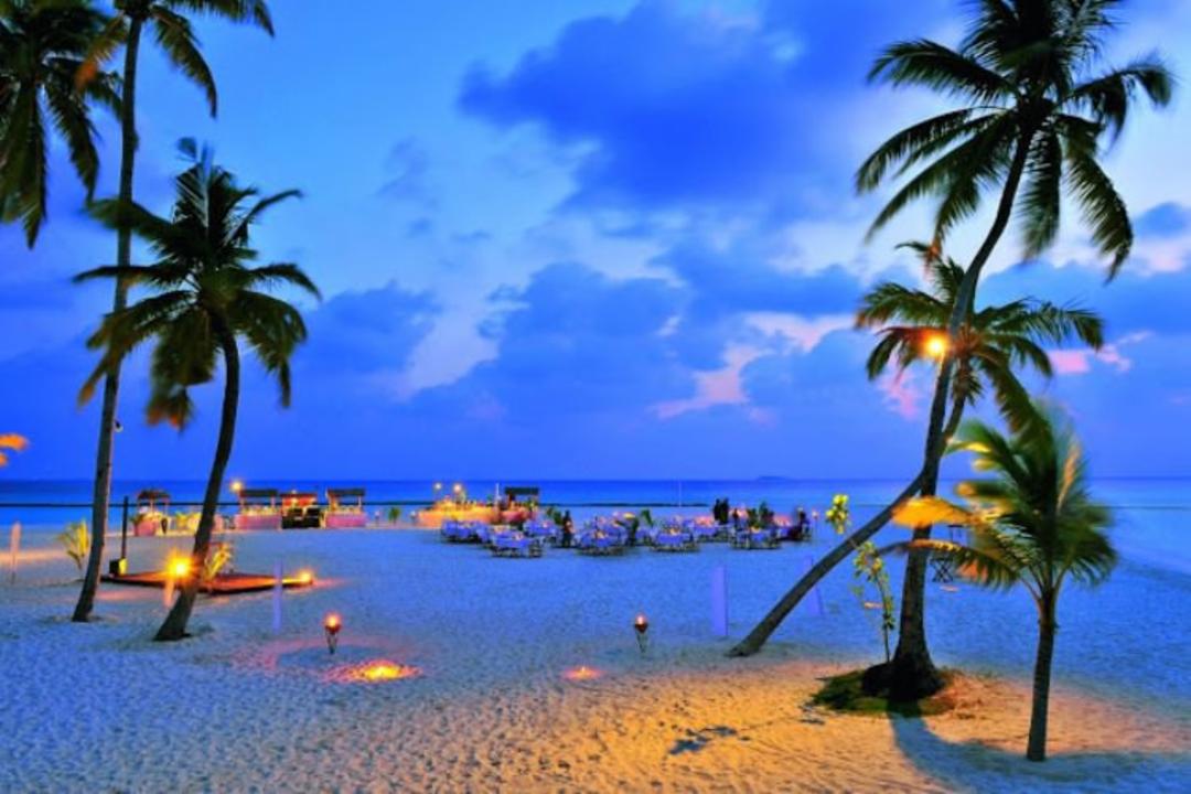 2015-08-constance-halaveli-maldives-resort-28