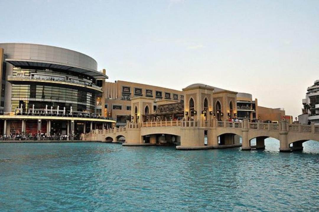 2015-08-dubai_mall-2011-5