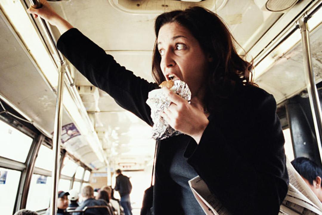 2015-08-eating-on-the-bus-014
