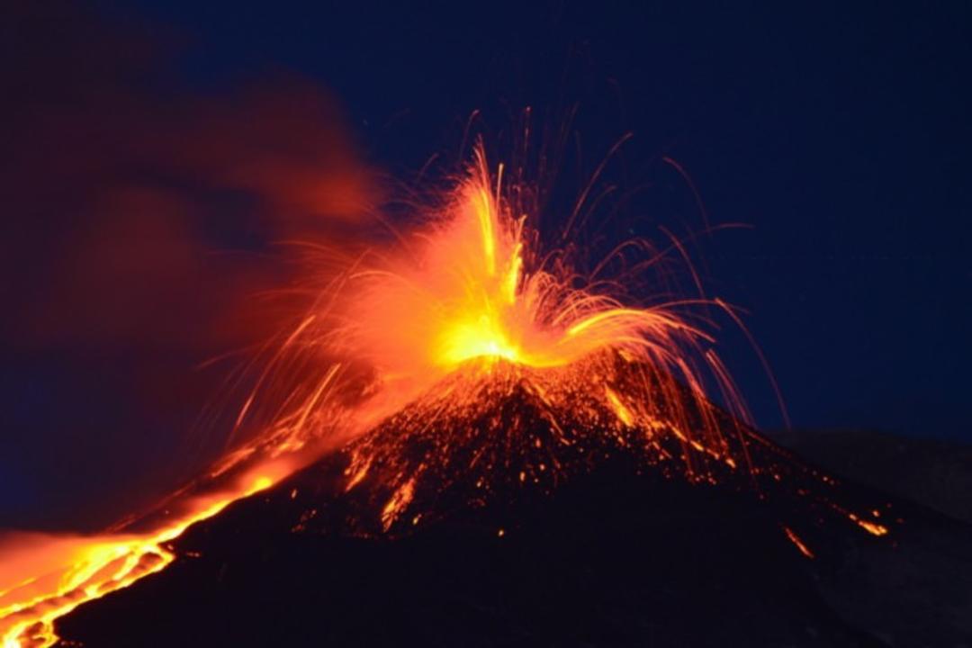 2015-08-etna