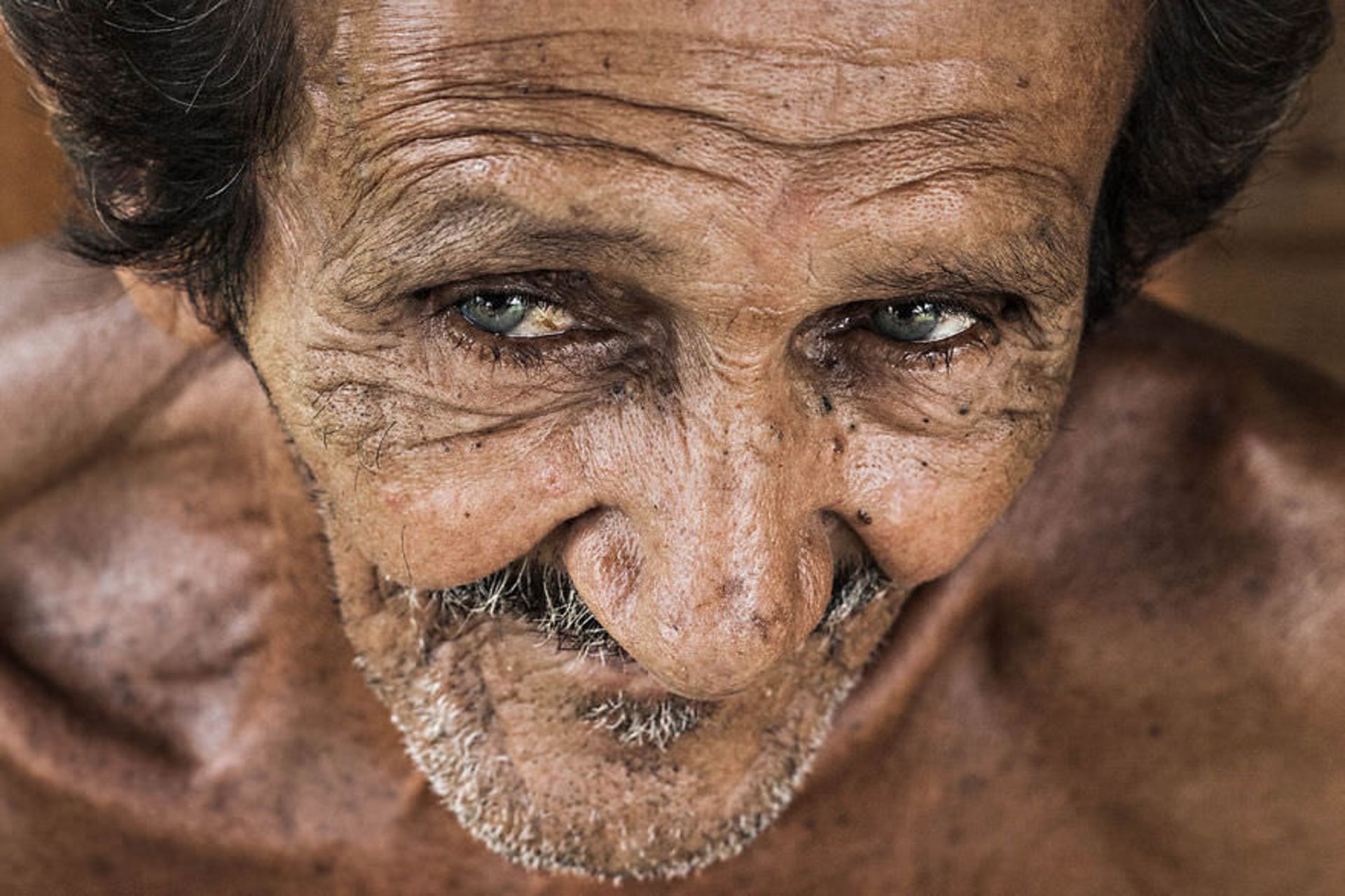 2015-08-eyes-are-windows-of-the-soul1__880