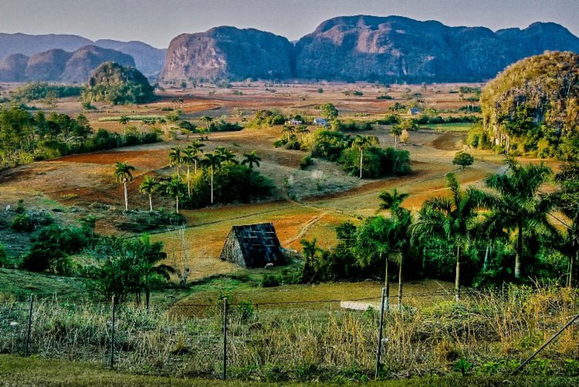 2015-08-hotel-los-jardines-vinales-cuba