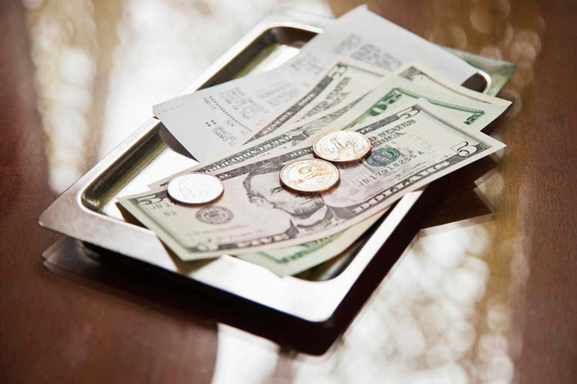 2015-08-how-much-to-tip-ftr