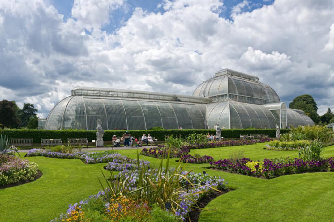 2015-08-kew_gardens_palm_house_london_-_july_2009