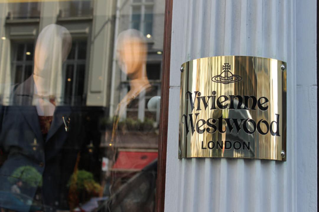 2015-08-london-vacation-travel-vivienne-westwood-_-glitterinc.com_-1