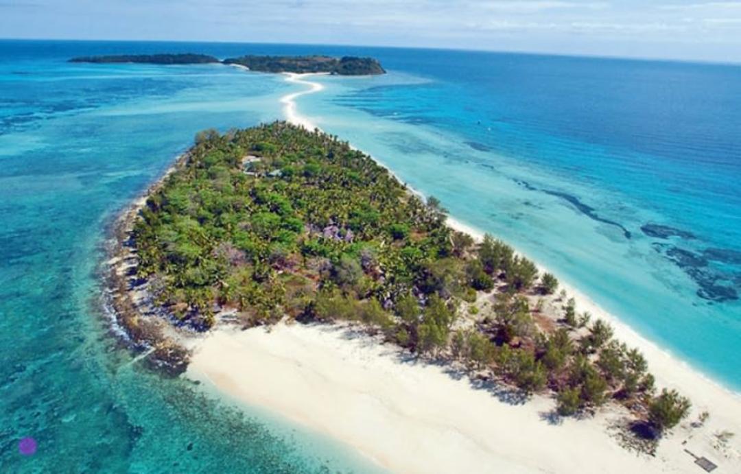 2015-08-madagascar-si-swimming-suite-issue