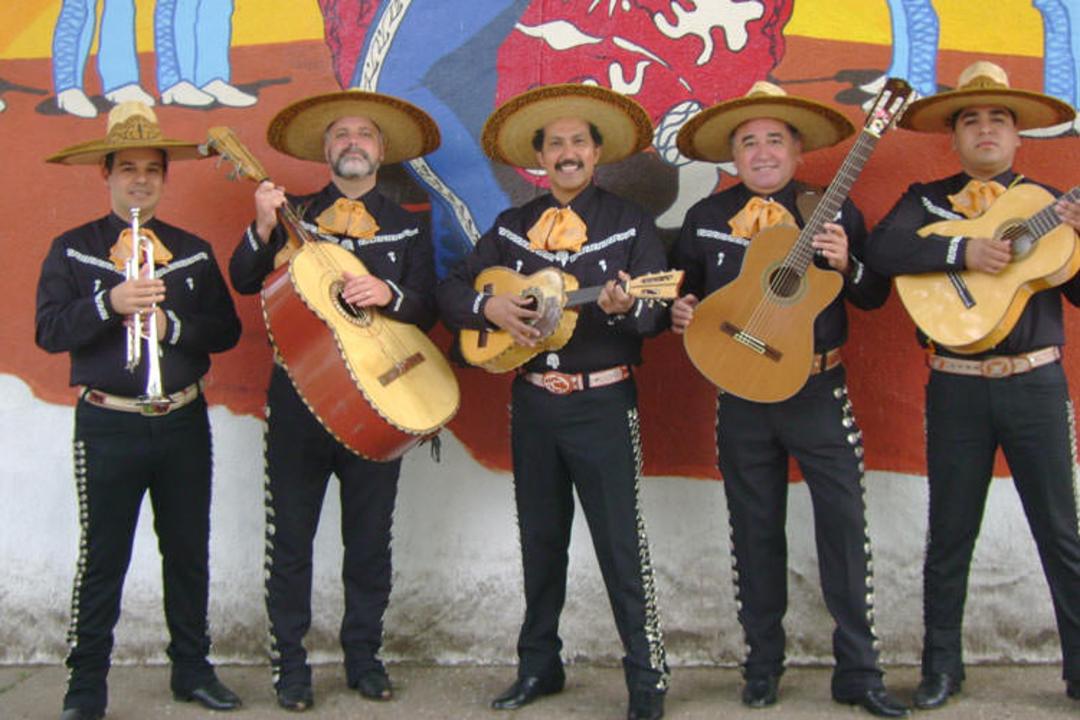 2015-08-mariachi2