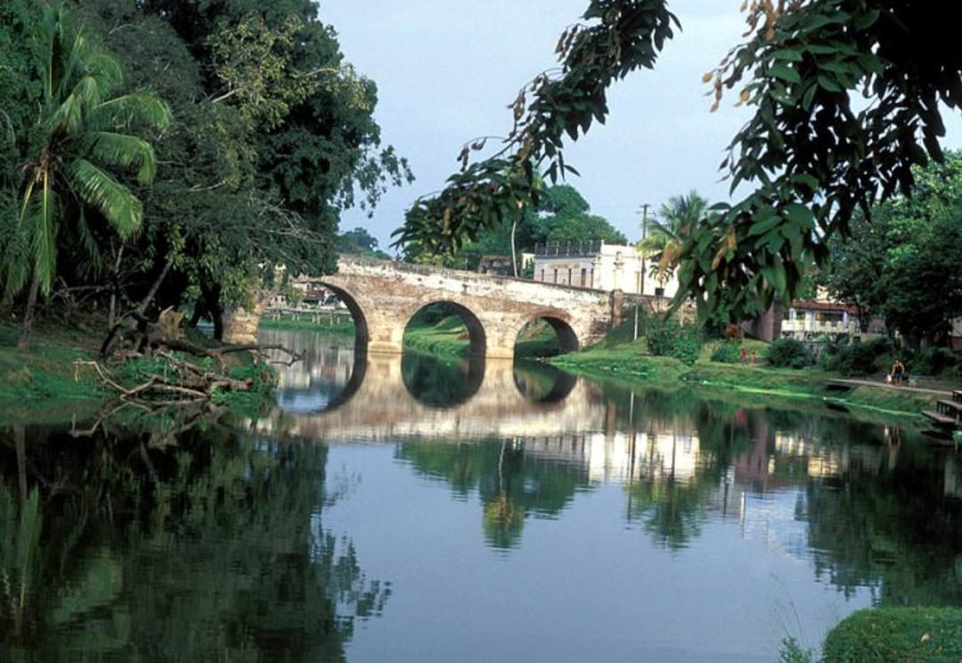 2015-08-puente_yayabo_sancti_spiritus_cuba