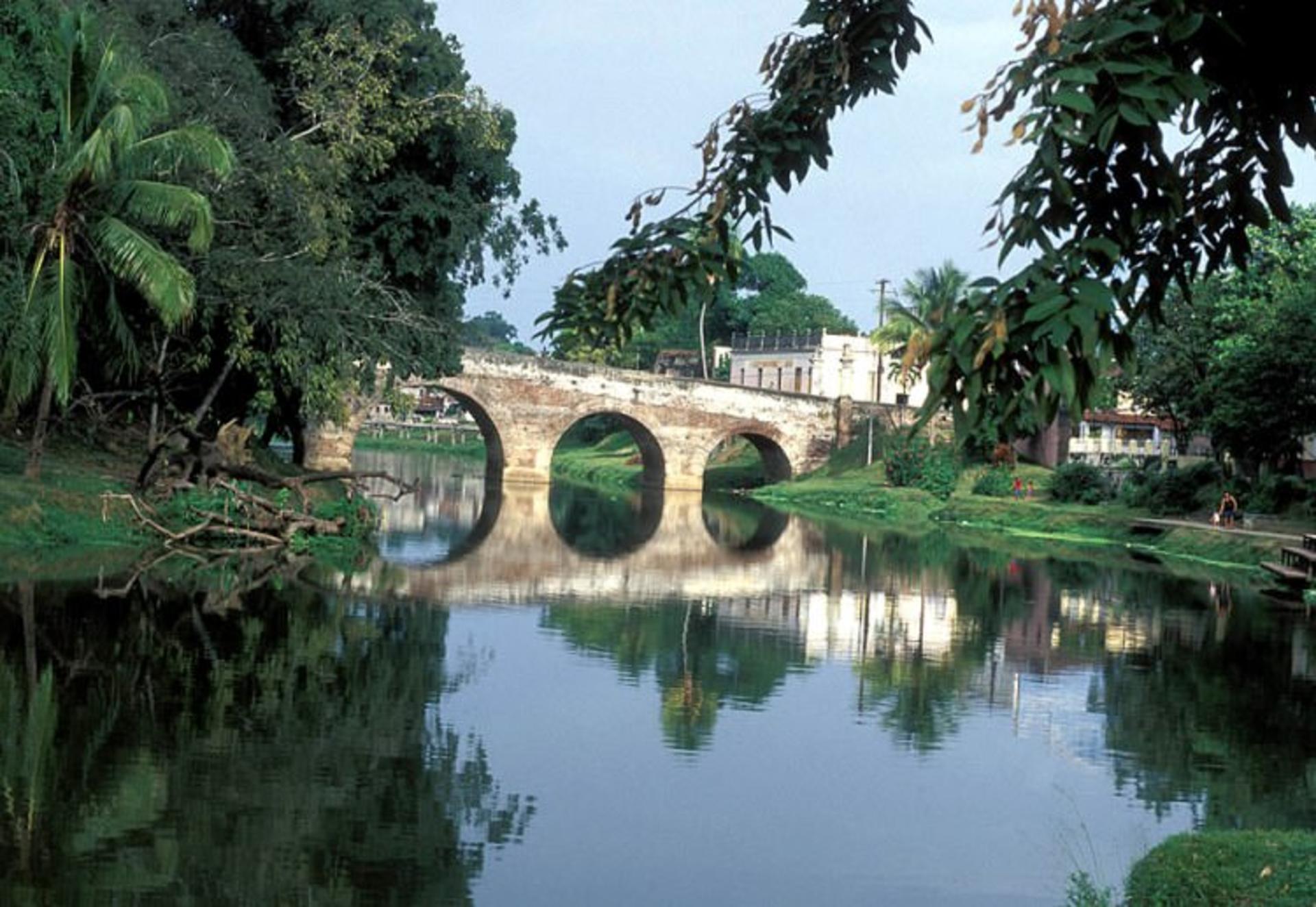 2015-08-puente_yayabo_sancti_spiritus_cuba