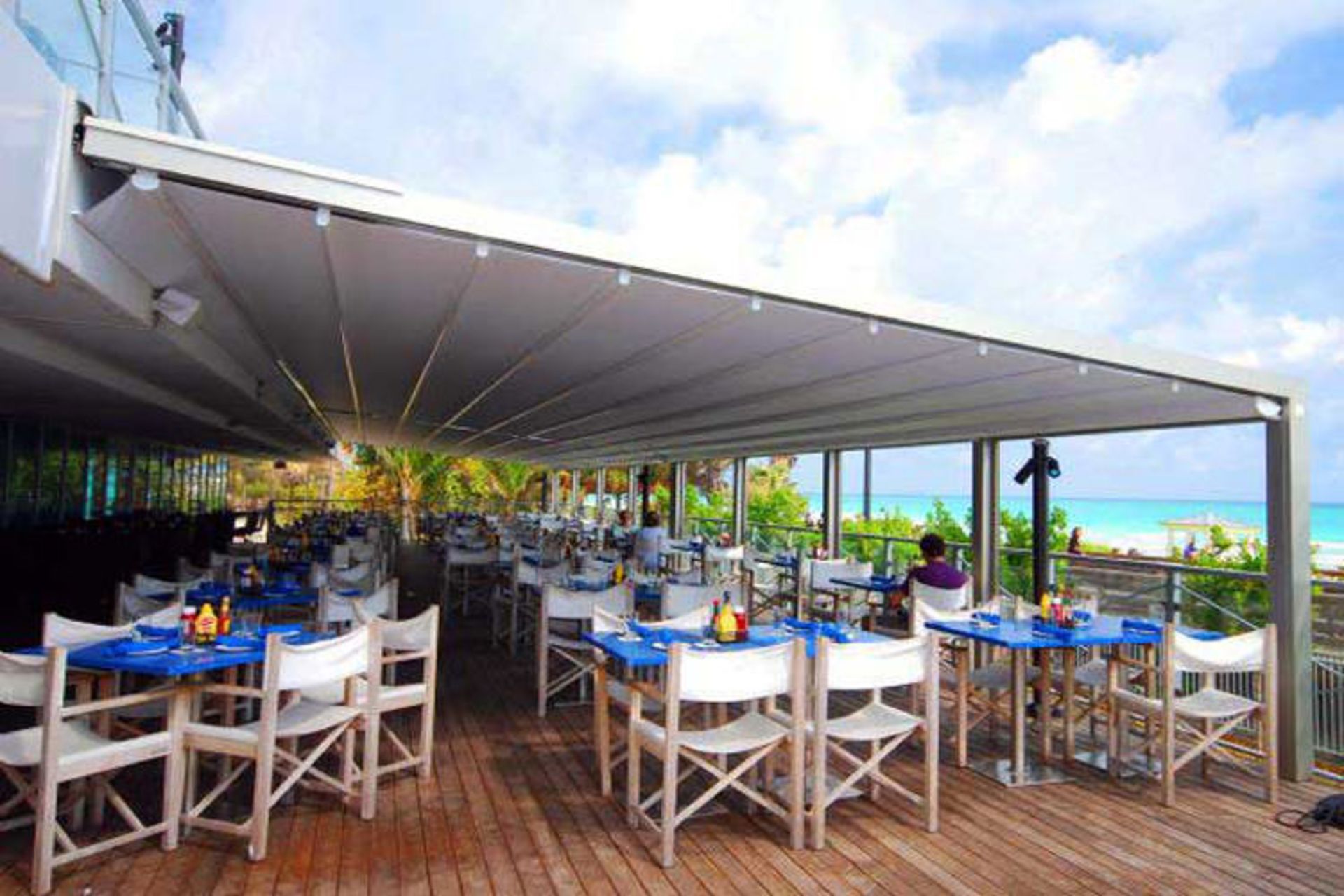 2015-08-restaurant2