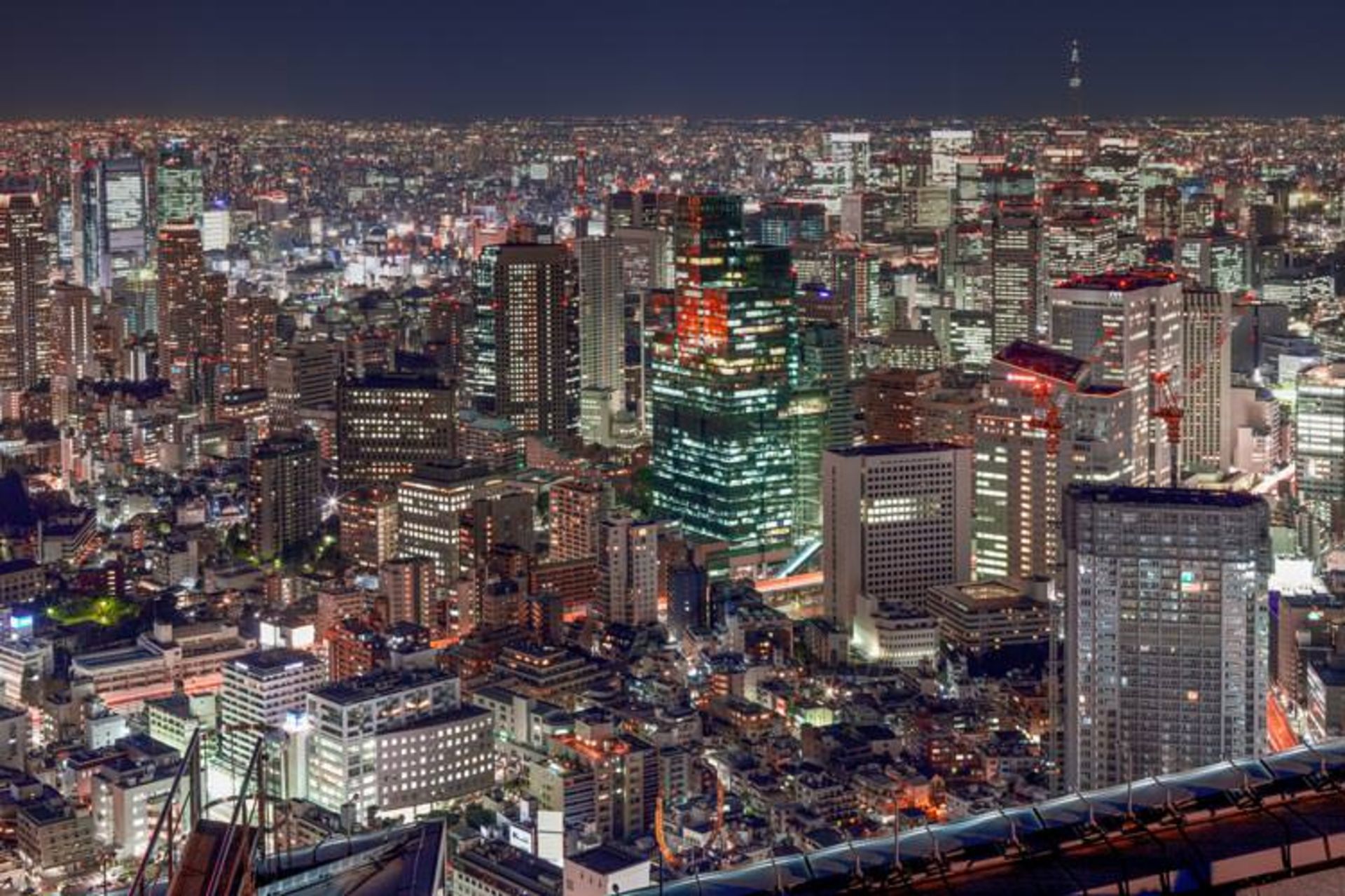 2015-08-tokyo_roppongi_hills_downtown_from_mori_tower12