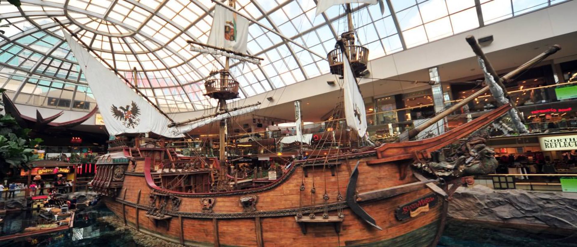 2015-08-west.edmonton.mall_