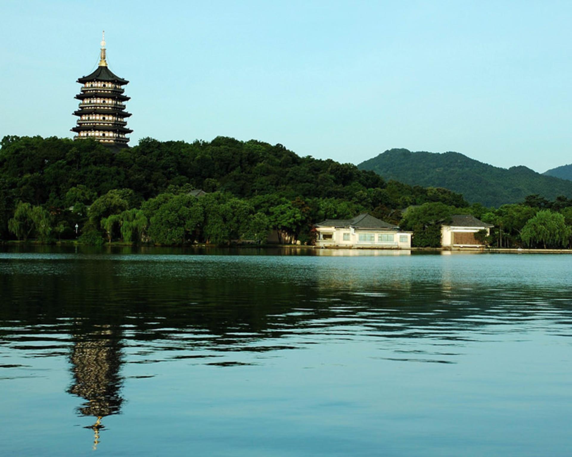2015-08-west_lake__hangzhou__zhejiang__china