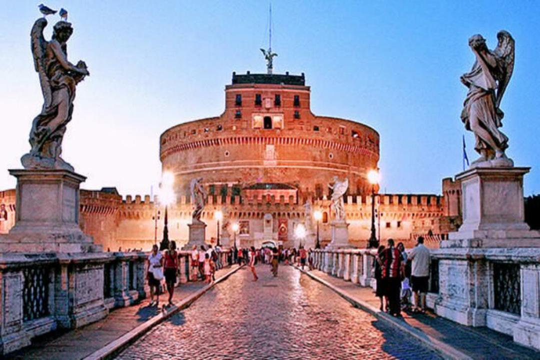 2015-08-wpid-castle_s_angelo_rome_resize_20150820_000806