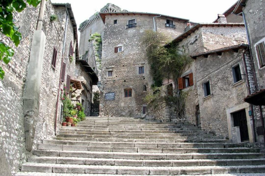 2015-08-wpid-sermoneta-centro-storico_resize_20150820_000806