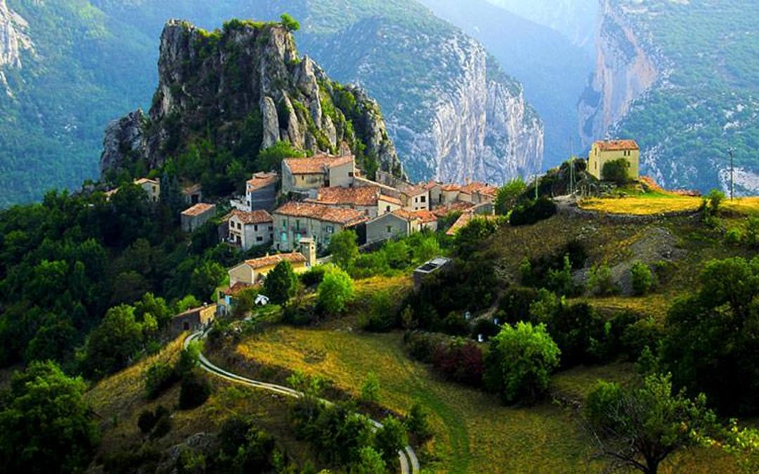 2015-09-beautiful-small-village