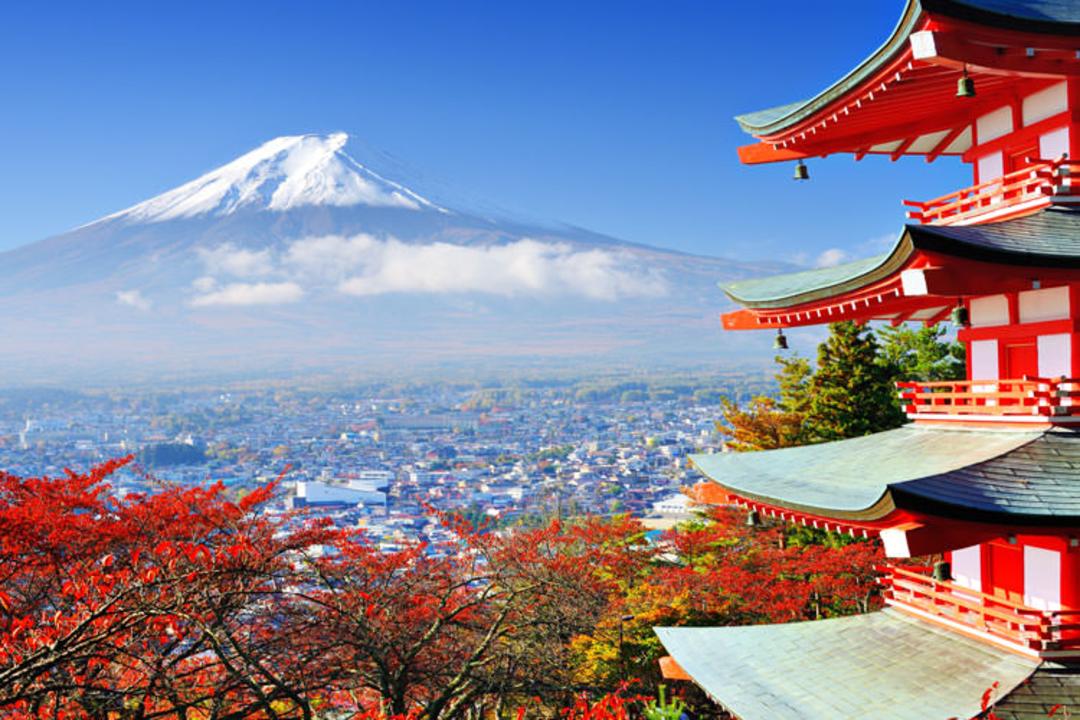 2015-09-bigstock-mt-fuji-with-fall-colors-in-j-48491102