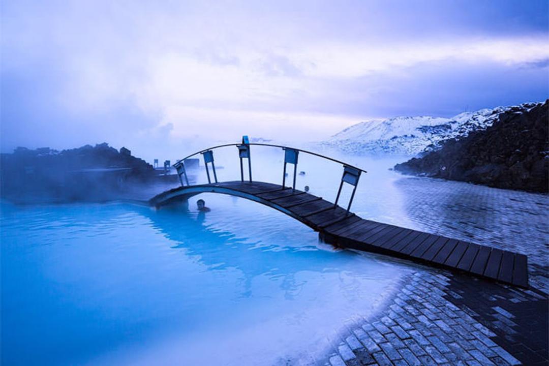 2015-09-blue-lagoon-located-in-grindavk-iceland-