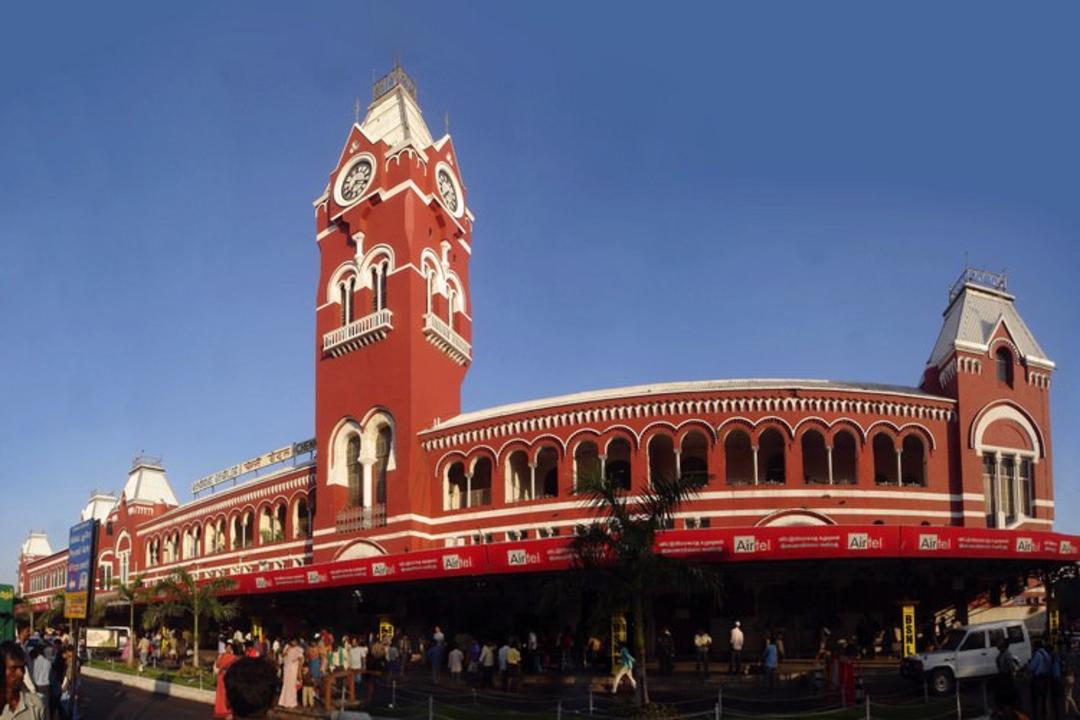 2015-09-chennai_central_station_panorama