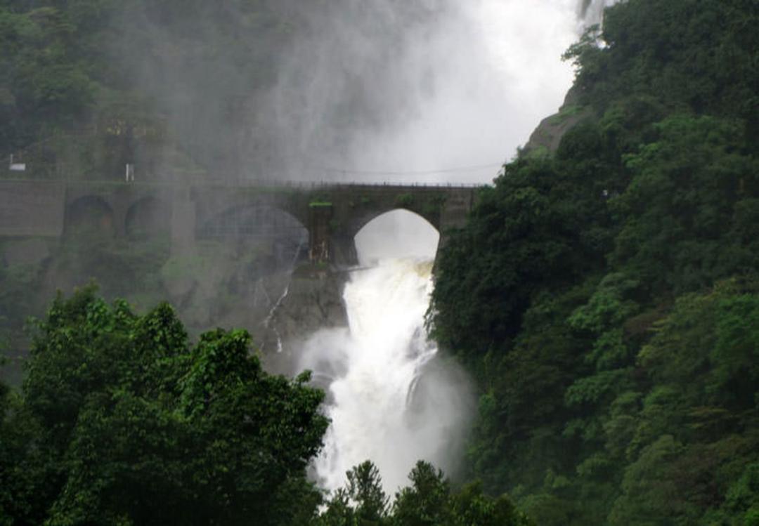 2015-09-dudhsagar-falls-1