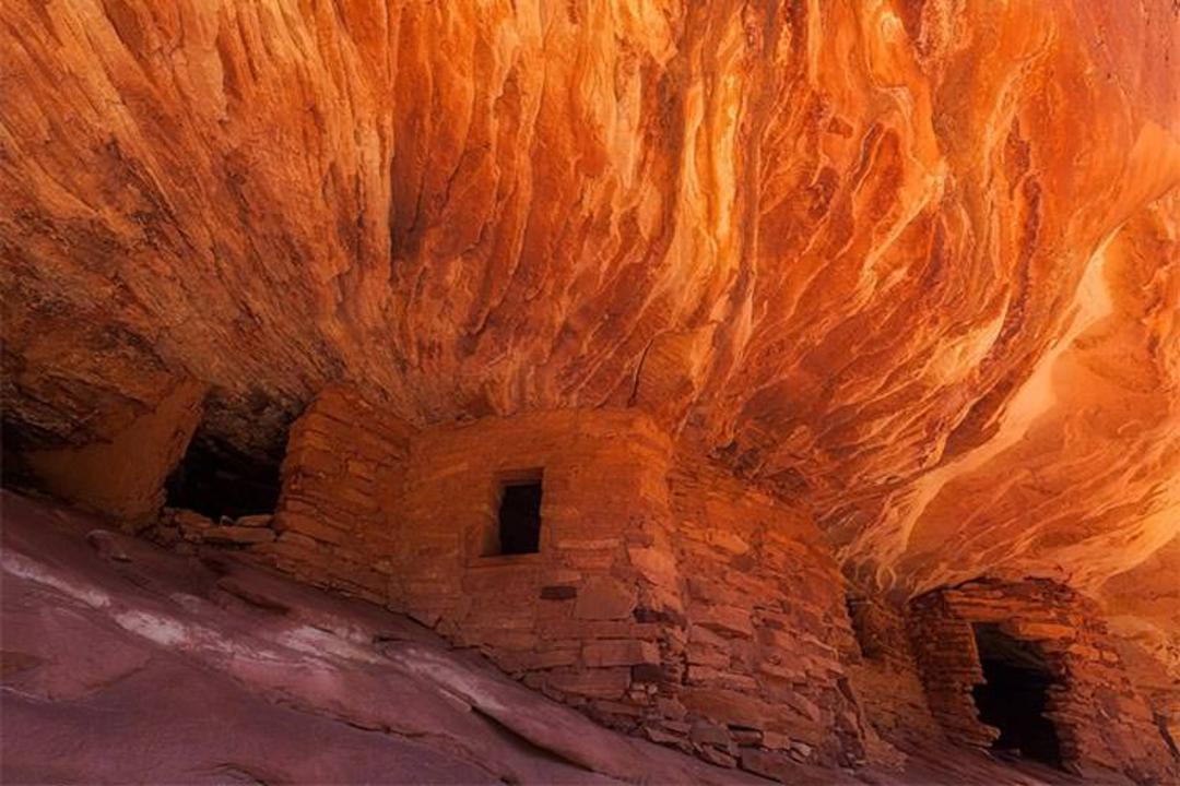 2015-09-fire-ruins-located-in-mule-canyon-utah-