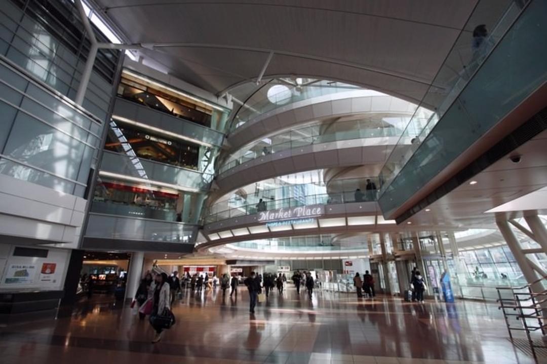 2015-09-haneda_airport_terminal2_marketplace