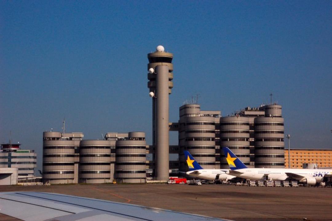 2015-09-hnd_airport_office_building_1